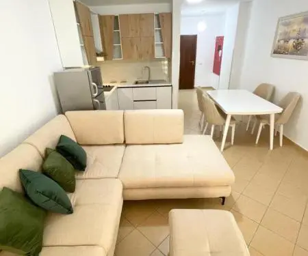 Shitet Apartament plazh golem tek hotel bonita 20m large nga deti.