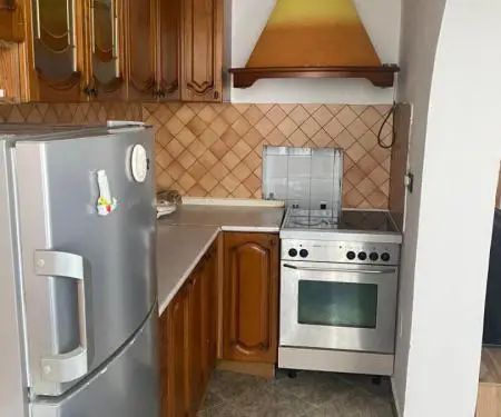Apartment 2+1 tek Ali Demi prane shkolles 1Maji