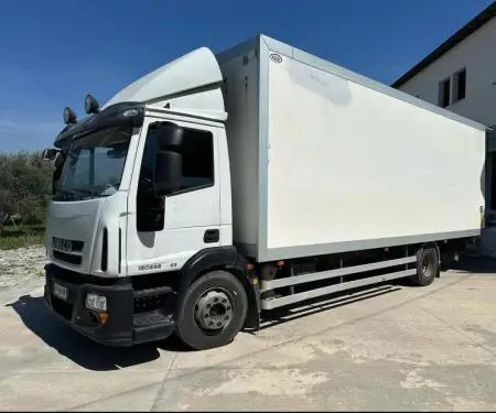 IVECO 120E25  2011. Euro 5