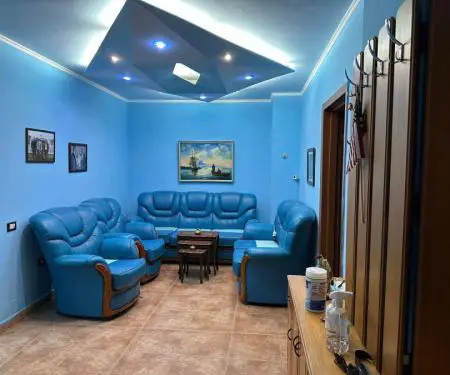 Shitet Apartament Prane ish Blloku Tirane, Pallatet Agimi, pas Kinema Agimi