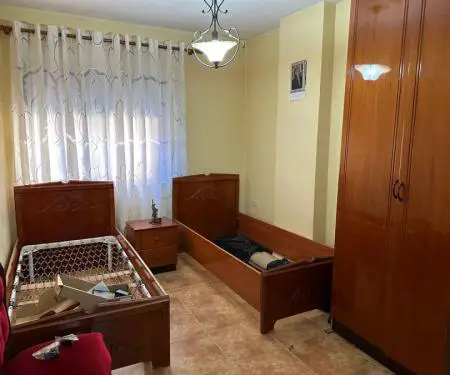 Shitet Apartament Prane ish Blloku Tirane, Pallatet Agimi, pas Kinema Agimi