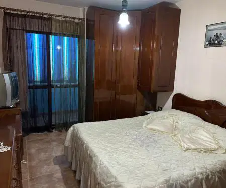 Shitet Apartament Prane ish Blloku Tirane, Pallatet Agimi, pas Kinema Agimi