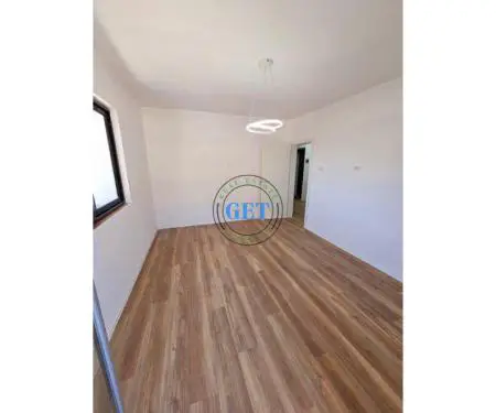 SHITET, APARTAMENT 2+1, PRANE DREJTORIS SE POLICISE, DURRES - 9
