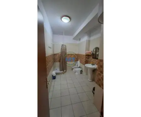 Jepet me qira, Apartament 1+1, pamje ballore me detin, Plazh Iliria, Durrës