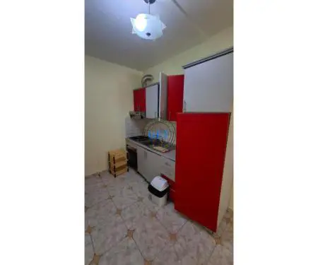 Jepet me qira, Apartament 1+1, pamje ballore me detin, Plazh Iliria, Durrës