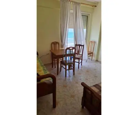 Jepet me qira, Apartament 1+1, pamje ballore me detin, Plazh Iliria, Durrës