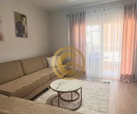 Apartament 2+1 me pamje mahnitëse nga deti – elegancë dhe komoditet në zemër të Sarandës