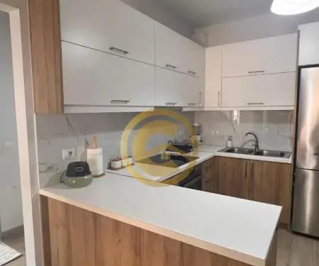 Apartament 2+1 me pamje mahnitëse nga deti – elegancë dhe komoditet në zemër të Sarandës