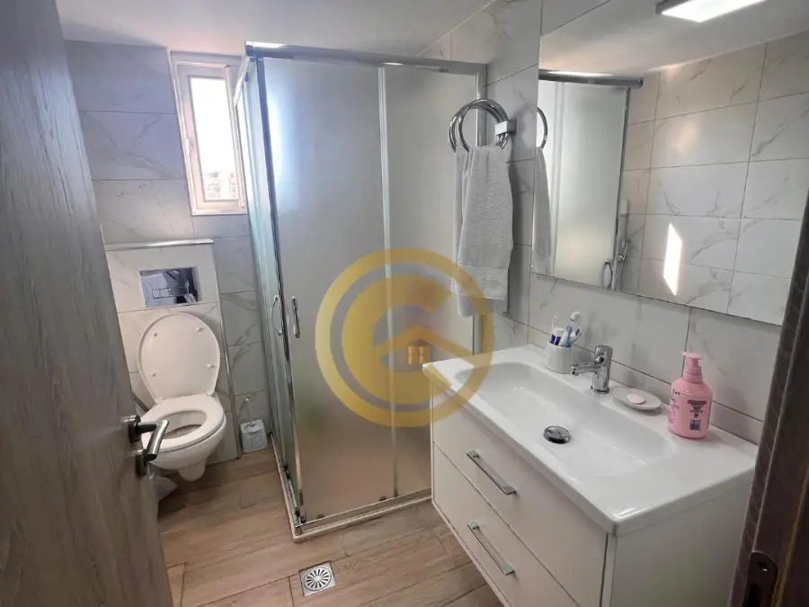 Apartament 2+1 me pamje mahnitëse nga deti – elegancë dhe komoditet në zemër të Sarandës - 9/10
