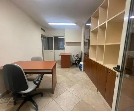 Zyre me qira Gjykata e RRethit Tirane 600 euro
