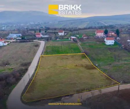 Truall në shitje – Sllatinë, Fushë Kosovë