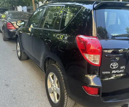 Shitet Toyota RAV-4 2.2 Diesel