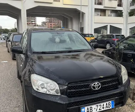 Shitet Toyota RAV-4 2.2 Diesel