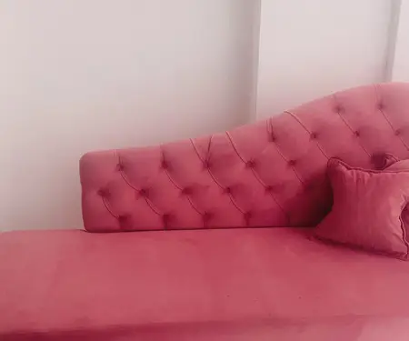 Shiten Tavolinat dhe divani