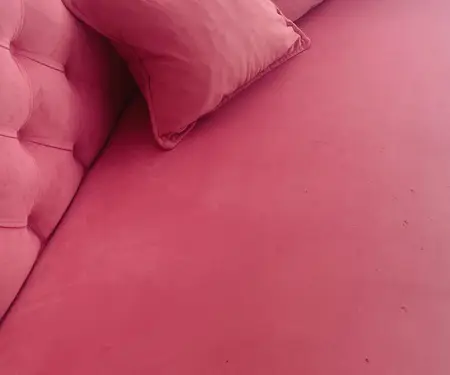 Shiten Tavolinat dhe divani