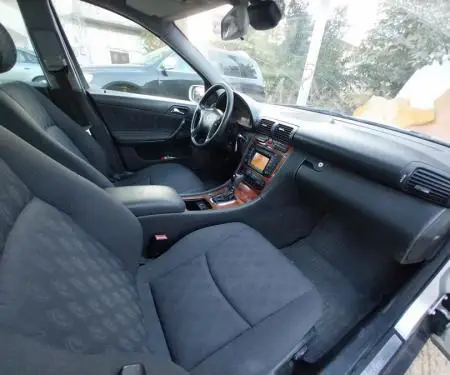 Shitet Mercedes benz C klass 220 classic viti 2001