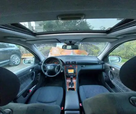 Shitet Mercedes benz C klass 220 classic viti 2001