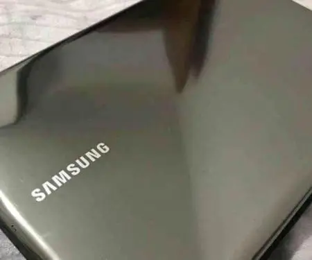 Laptop Samsung R540 i3 4 GB / 500 GB 15.6'