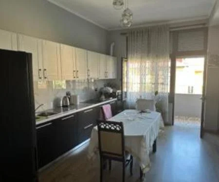 Shitet Apartament 3+1+2+Blk