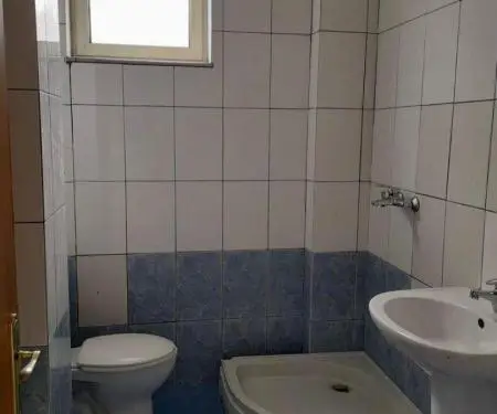 Shitet  Apartamenti