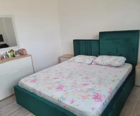 Jepet me qera apartament 2+1, pallat i ri, i sapomobiluar tek Ish Molla, Kinostudio. Cel: 0692043213 - 9