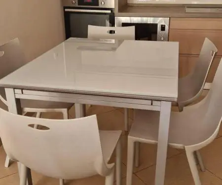 APARTAMENT ME QERA  UNAZE TE RE  RRUGA  TEODOR KEKO