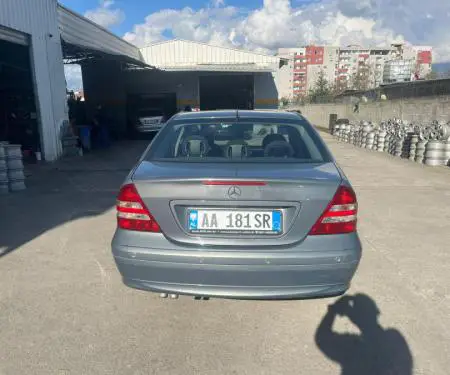 SHITET C220 AUTOMAT 2005