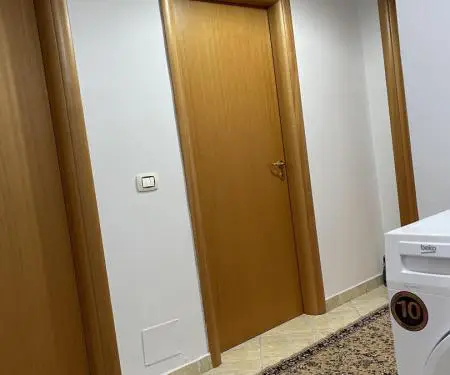 Shtepi me qera - 8