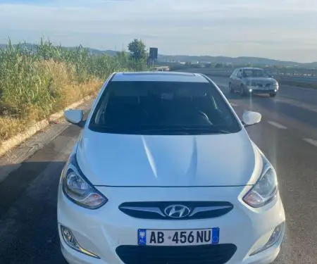 Jepet me qira Hyundai Accent