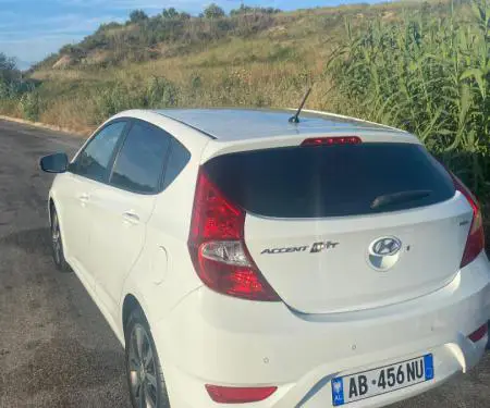 Jepet me qira Hyundai Accent