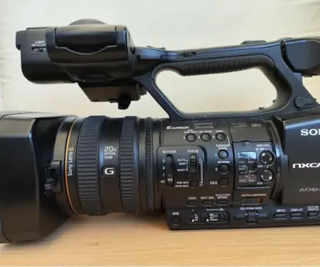 Shitet Sony HXR-NX3 - Pothuaj i papërdorur