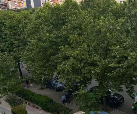 Shitet apartament 2+1 te brryli perball maternitetit te ri.