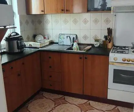 Shitet apartament 2+1 te brryli perball maternitetit te ri. - 6