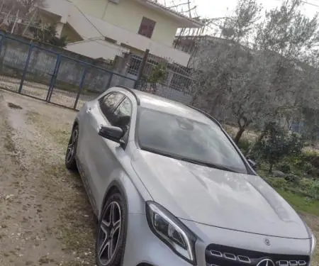 Mercedes Benz GLA200 4Matic