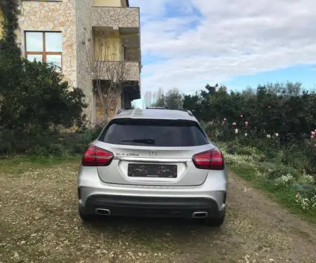 Mercedes Benz GLA200 4Matic - 6