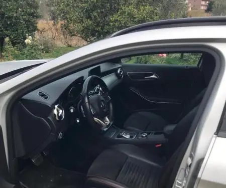 Mercedes Benz GLA200 4Matic - 8