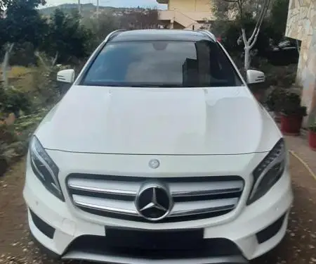 Mercedes Benz GLA200 4Matic Look AMG