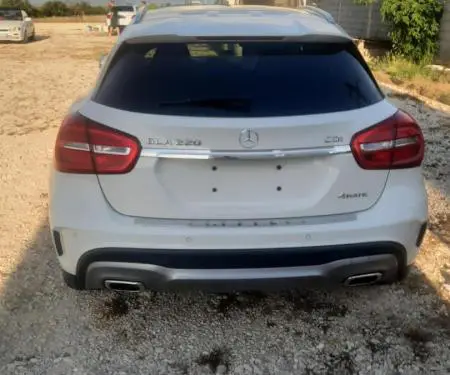 Mercedes Benz GLA200 4Matic Look AMG