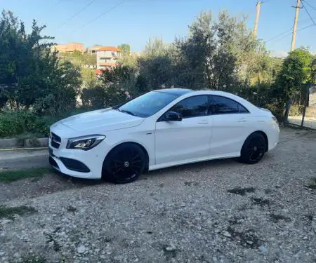 Mercedes Benz CLA200 Look AMG