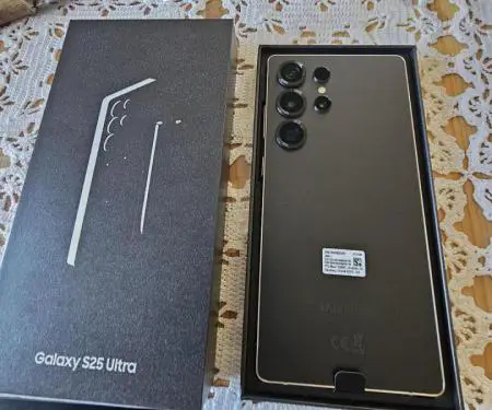 Apple iPhone 16 Pro Max, iPhone 16 Pro, iPhone 16, 16 Plus,15 Pro Max, Sony PlayStation PS5 Pro - 8