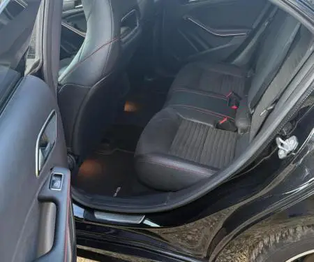 Mercedes Benz CLA180  AMG - 9