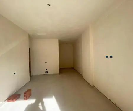 Shitet Apartament 2+1  Rr.Elbasanit 160.000 €
