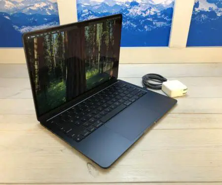 2024 Apple MacBook Air M3 13-inch Laptop